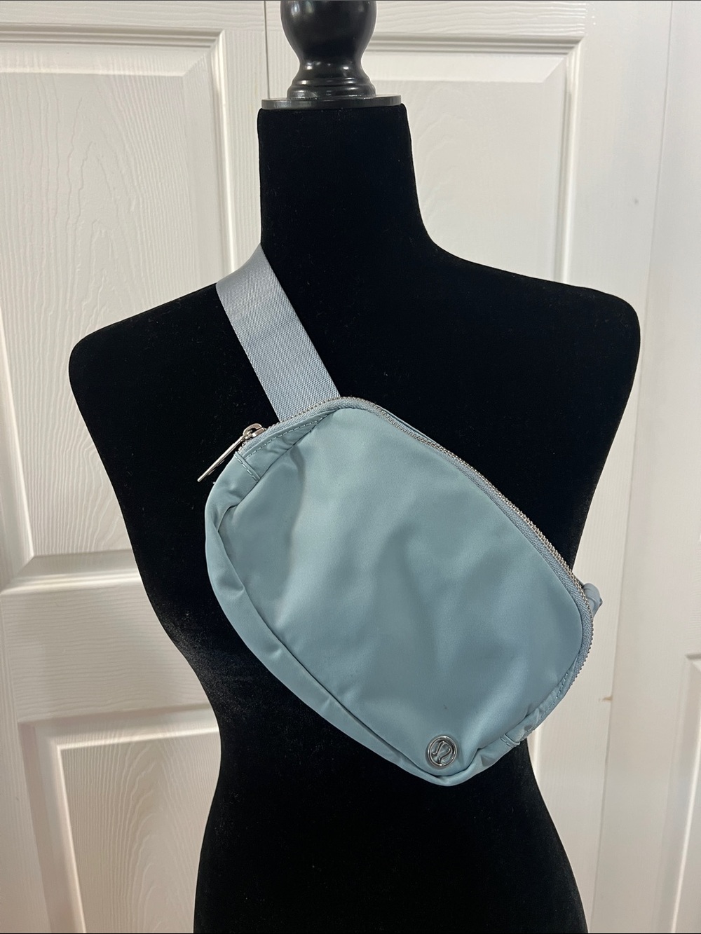 Lululemon EveryWhere Belt Bag Crossbody